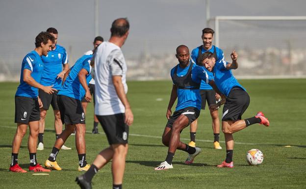 La salida de Foulquier al Valencia, en pleno tira y afloja