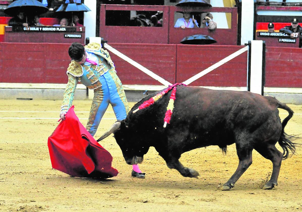 La feria de San Agustín comienza con la presencia de torero local Adrián Torres