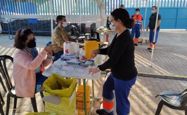 Los granadinos de más de 12 años podrán vacunarse sin cita en cinco municipios desde el lunes