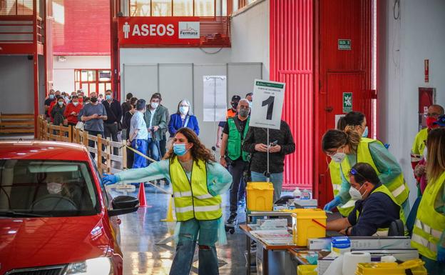 Salud abre hoy una campaña de vacunación sin cita en Fermasa y Bomberos