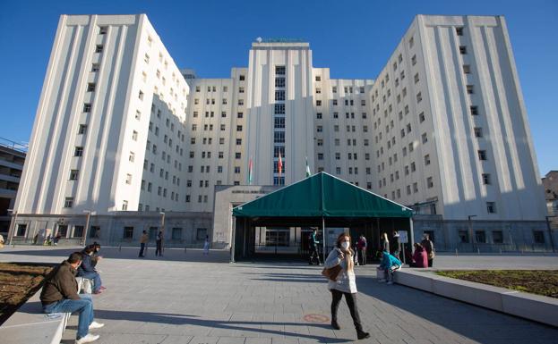 El hospital Virgen de las Nieves cierra una ala covid
