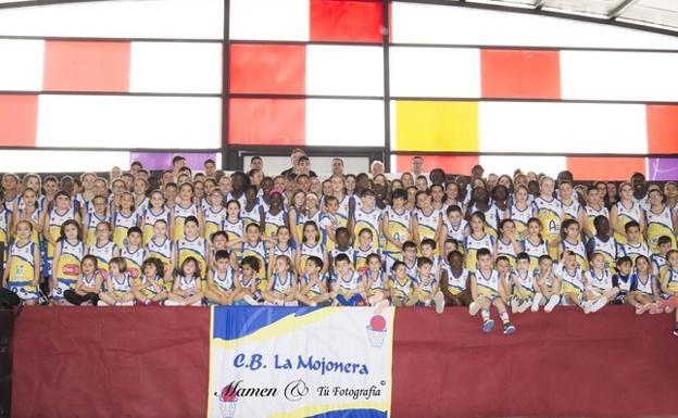 El Club Baloncesto La Mojonera comienza la temporada con 180 jugadores