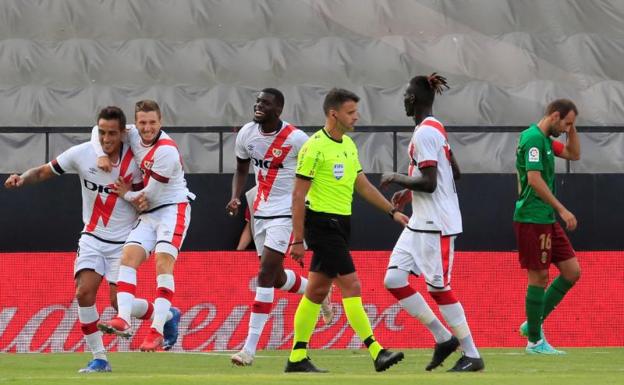 El Granada es humillado en Vallecas