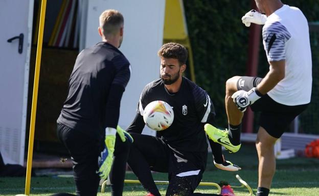 Un pulso que se alarga en la portería del Granada