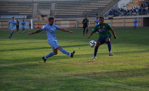 Al CD El Ejido se le va la victoria en el último suspiro