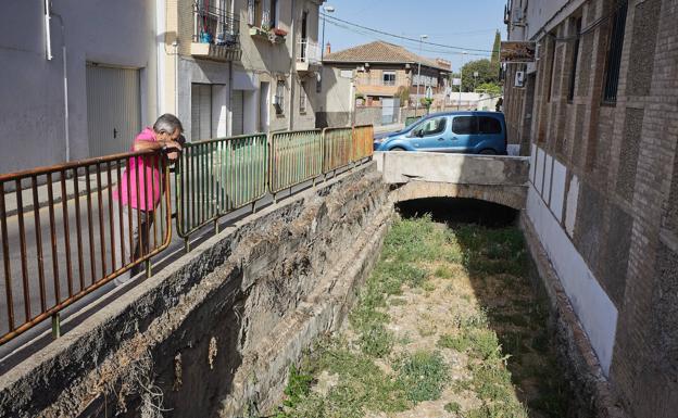 Los malos olores de la Acequia Gorda, de un extremo a otro de la ciudad