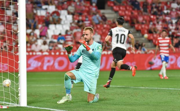 Los penaltis en contra, un lastre que el Granada no mejora