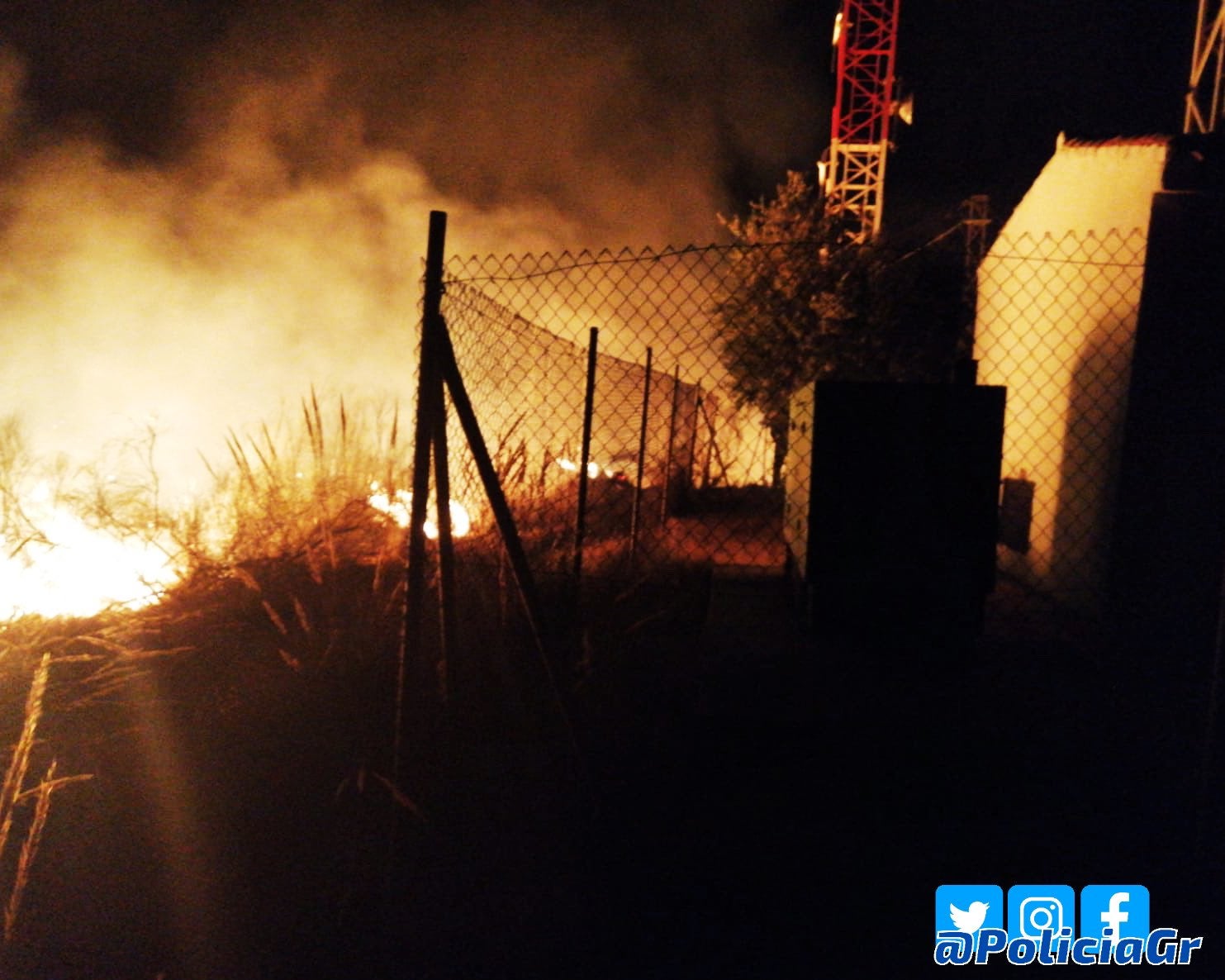 Bomberos e Infoca dan por controlado un fuego en el cerro de San Gabriel