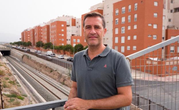 El PP anuncia una andanada de iniciativas en Madrid para presionar al Gobierno por el AVE