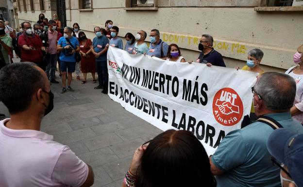 Un compañero del bombero fallecido en Málaga: «Estamos rotos pero al pie del cañón»