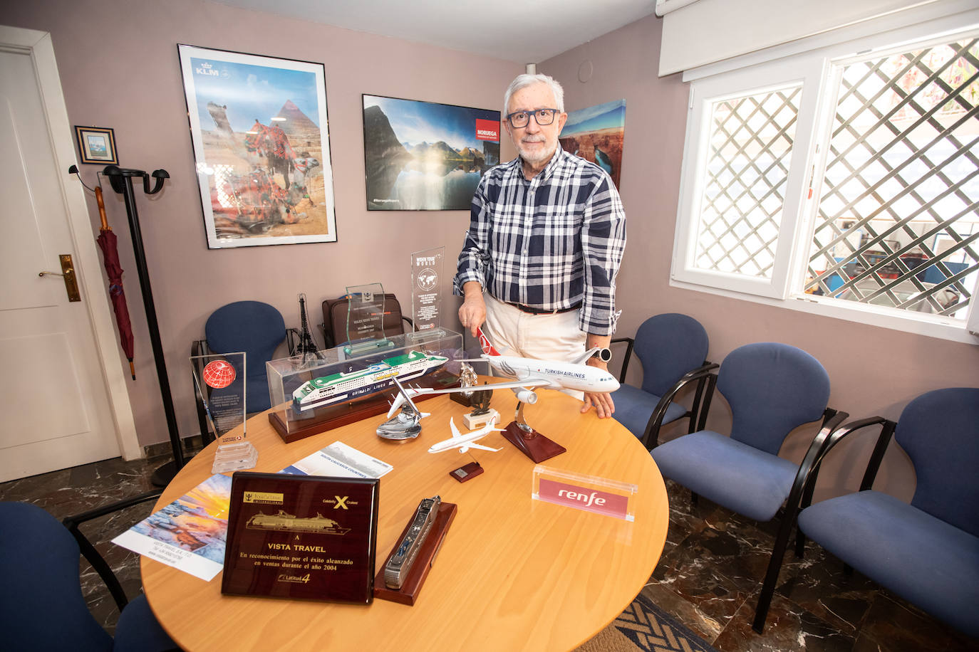 «Mientras mi agencia de viajes tenga aliento voy a mantener a la plantilla»