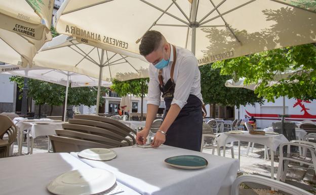 Los empleos de casi 1.600 almerienses dependen de la nueva prórroga de los ERTE