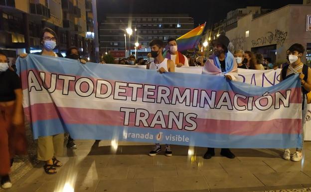 El colectivo LGTBI sale a la calle en Granada en repulsa por las agresiones sexuales y la transfobia