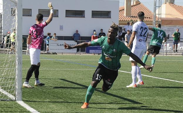 Peli rescata un punto para el Huétor Vega en el minuto 93