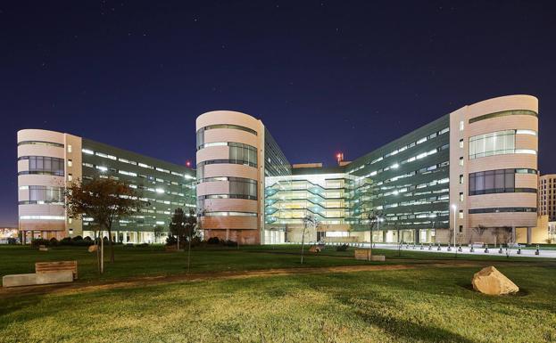 Agreden física y verbalmente a una celadora en el Clínico San Cecilio