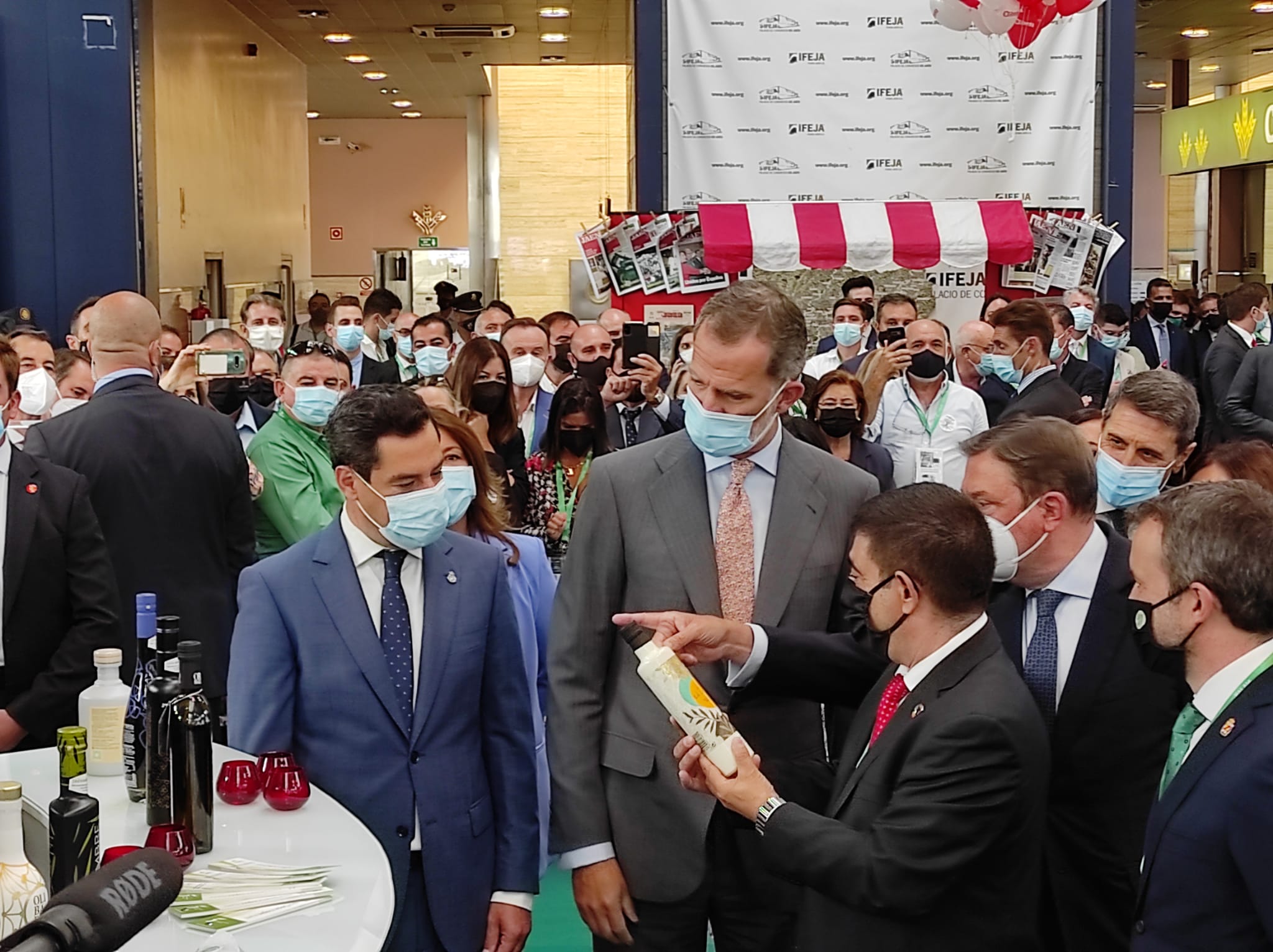 Felipe VI inaugura Expoliva y conoce la fortaleza del sector oleícola de Jaén