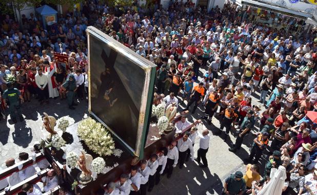 El arzobispo tampoco permitirá salir al Cristo del Paño de Moclín y la Virgen del Martirio de Ugíjar