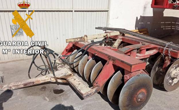 Dos detenidos acusados de robar «por encargo» aperos agrícolas de gran tamaño