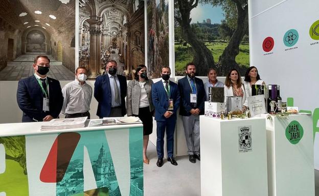 El alcalde destaca el «impagable efecto positivo» de Expoliva para Jaén