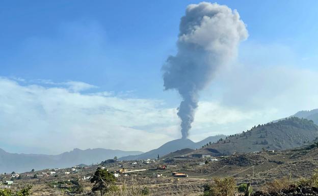 Cajamar abre una cuenta solidaria para los afectados del volcán de La Palma