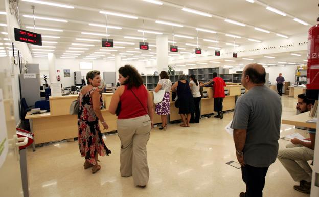 El Ejido y la capital deben 6 de cada 10 euros adeudados por los 103 consistorios de Almería