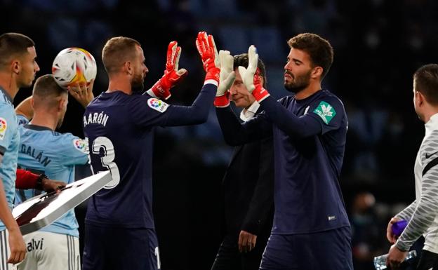 Maximiano, Duarte y Gonalons no pudieron acabar por lesión