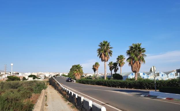 La ampliación del puente de Huércal a Viator, más cerca