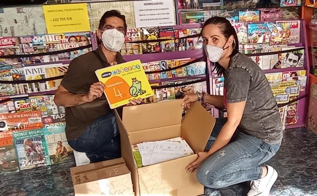 Donan material escolar para familias necesitadas en Granada: «La satisfacción por ayudar es muy grande»