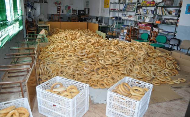 Zújar reparte 10.000 roscas con motivo de las fiestas del Santo Ángel