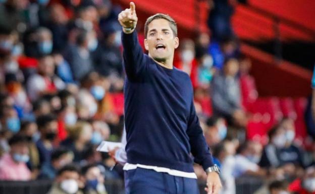 Robert Moreno: «Merecíamos esta victoria, fue emotiva por la afición»