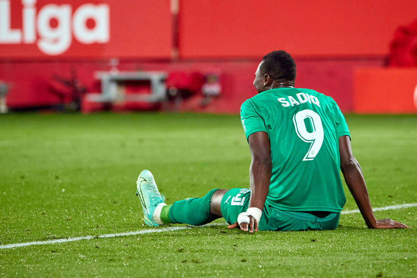 Gol y asistencia de Sadiq para seguir aumentando sus registros