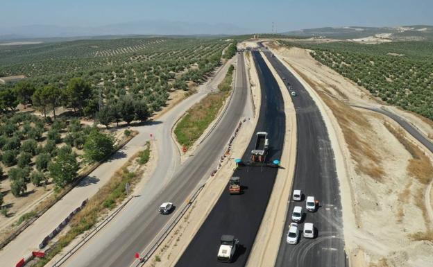 La Junta reclama al Gobierno presupuesto «urgente» para continuar la A-32