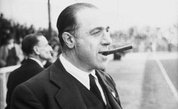 Robert Moreno, tras los pasos de Paco Bru, el primer exseleccionador nacional que dirigió al Granada