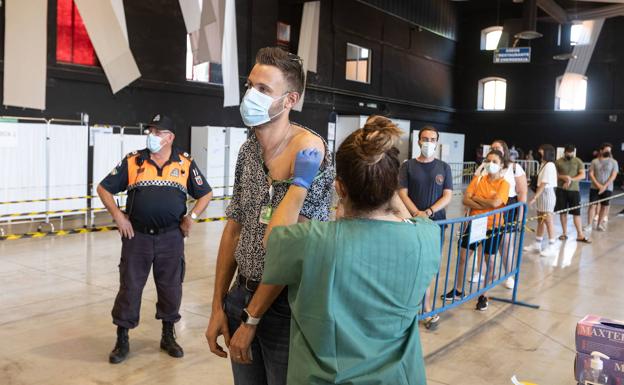 Granada mantiene a más de 61.000 personas sin ninguna dosis de la vacuna