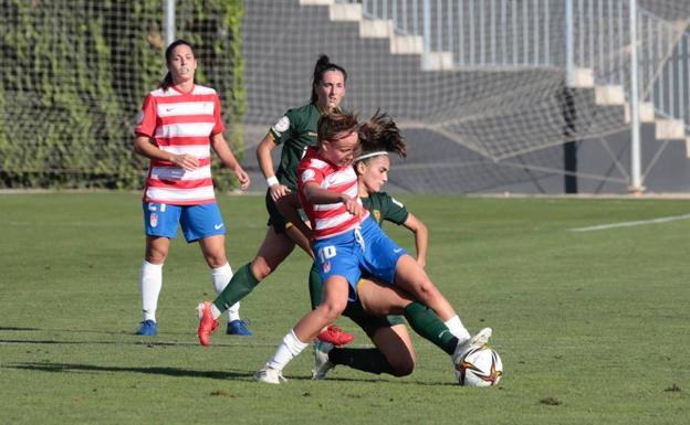 El Córdoba frena a un Granada que no dejó de creer hasta el final
