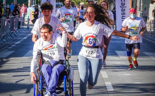 El atletismo llena el Zaidín de solidaridad