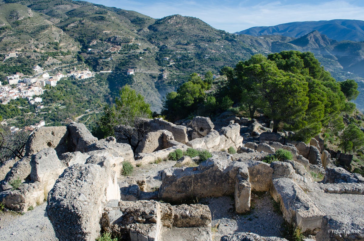 Los Guájares: un valle verde con cascadas, tres pueblos blancos y un estupendo puchero de hinojos