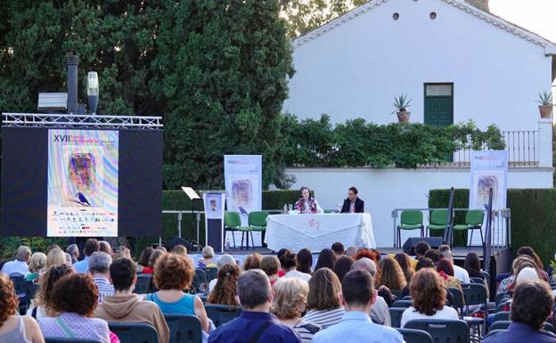 El XVII Festival de Poesía arranca a la sombra de la Huerta con Gamoneda, Ben Jelloun y Pantin