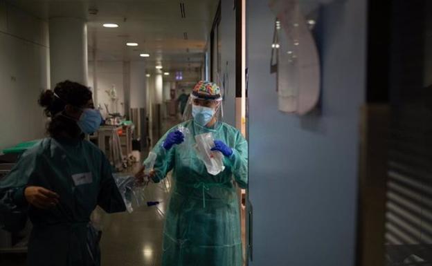 La Junta tomará medidas si se detecta la entrada por Gibraltar de la nueva variante Delta de Covid