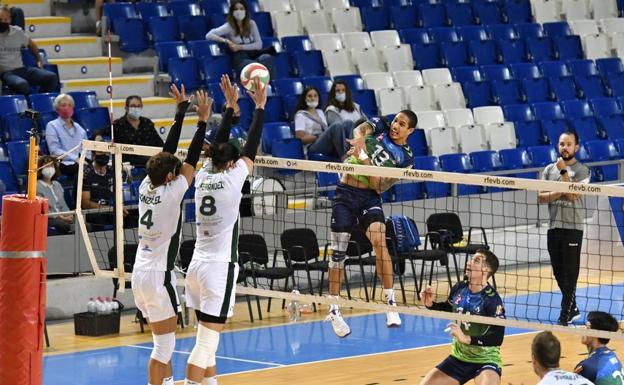 Unicaja Almería se sabe la lección, pero tartamudea en la exposición