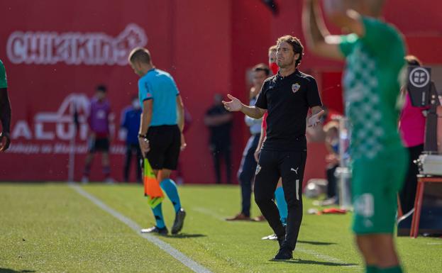 Rubi elogia la «gran plantilla» que tiene en la UD Almería