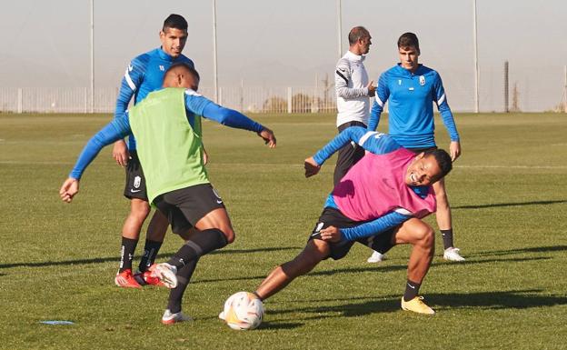Robert Moreno inicia la preparación del partido contra el Getafe ya sin Gonalons