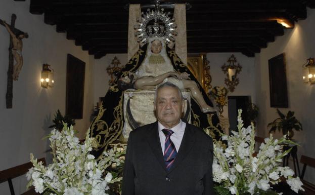 José Vicente, el 'eterno' sacristán de Pórtugos y capataz de los pasos de las vírgenes del Rosario y las Angustias