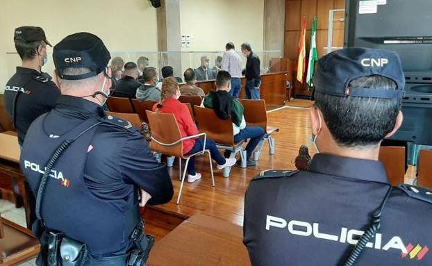 «Nos prostituían 24 horas toda la semana con hasta 17 servicios diarios»