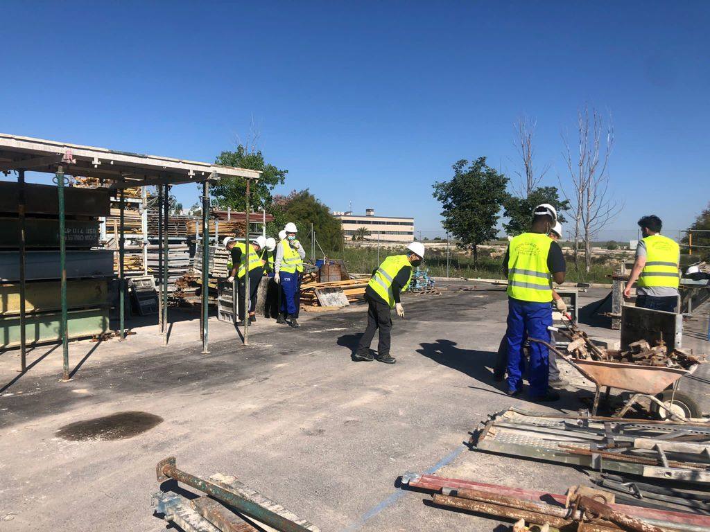 La primera escuela para encofradores está en Escúzar