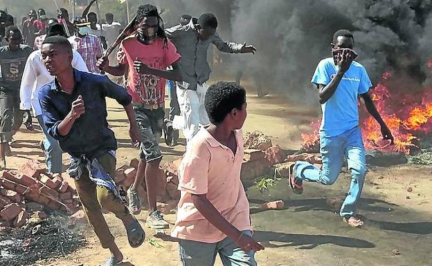 Tres muertos en las protestas en Sudán contra el golpe de Estado