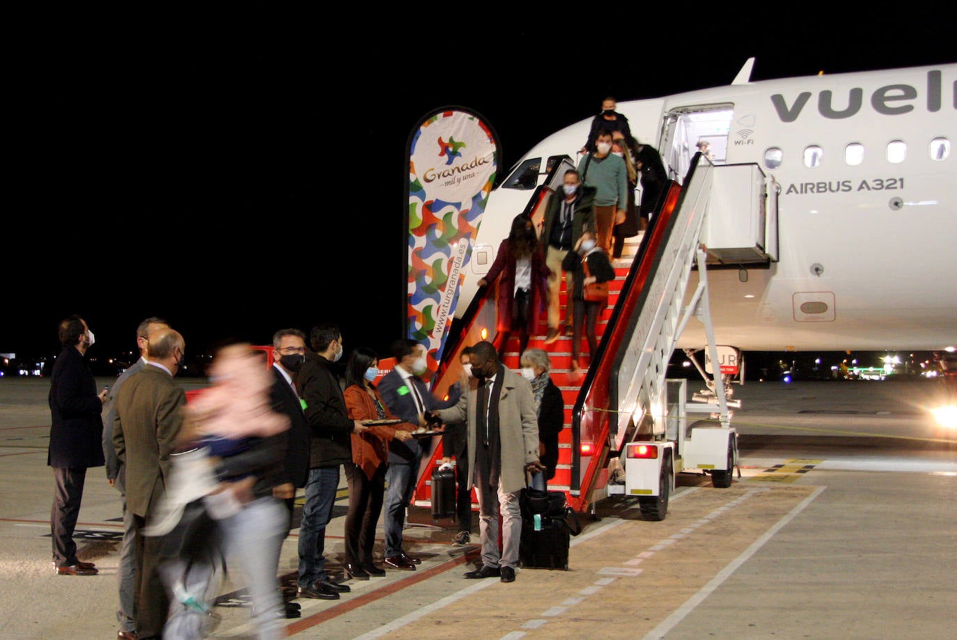 Granada vuelve a estar conectada con París en avión