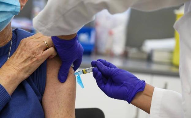 Un 12% de los jienenses se ha vacunado ya de la gripe, más de 75.000 y más que otros años