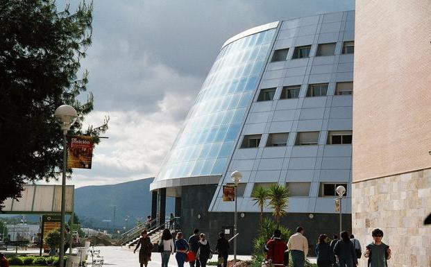 Alumnos de la UJA comparten coche para reducir 1,4 toneladas de CO2 en un año
