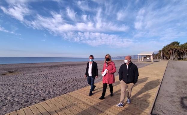 Motril completa los primeros 500 metros de la senda litoral